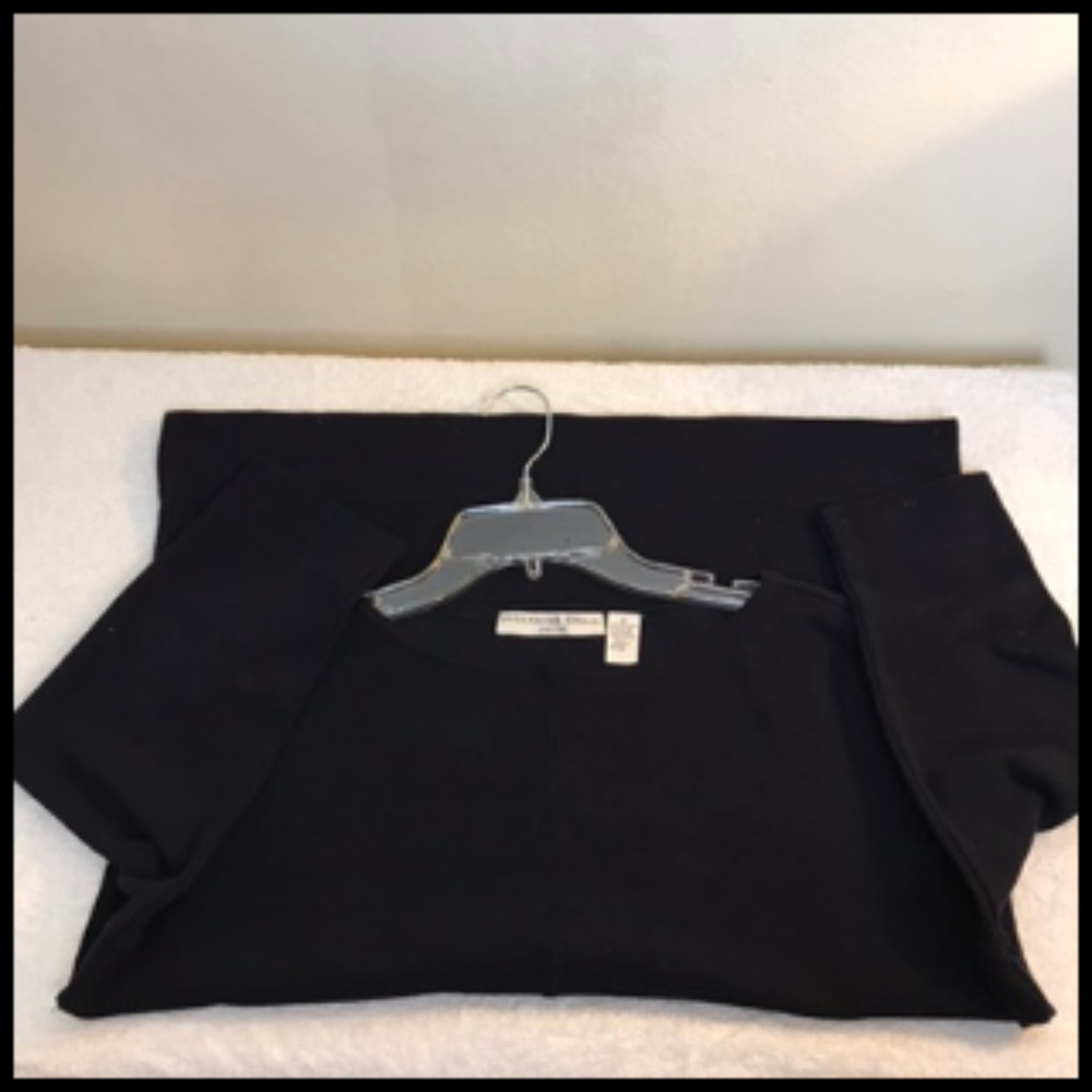 Black 3/4 Sleeve Close Knit Sweater Top Size M - Picture 3 of 5